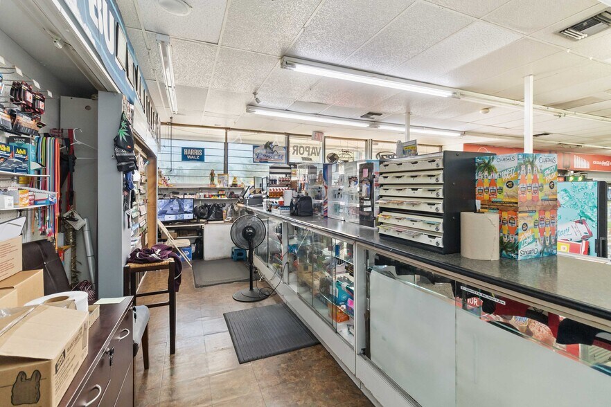 More Photos Of 8431-8433 E Colonial Dr, Orlando Service Station For Lease