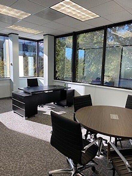 More Photos Of 3409 Executive Center Dr, Austin Unknown For Lease