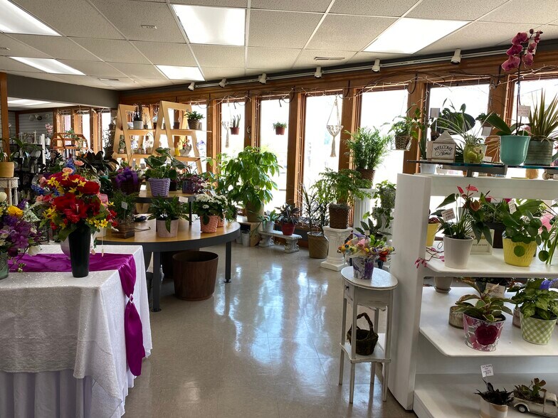 More Photos Of 1209 Main St, Dubuque Storefront Retail Office For Sale