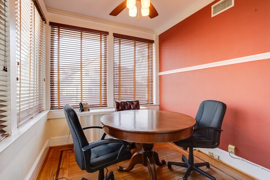 More Photos Of 407 W Pennsylvania Ave, Towson Office For Sale