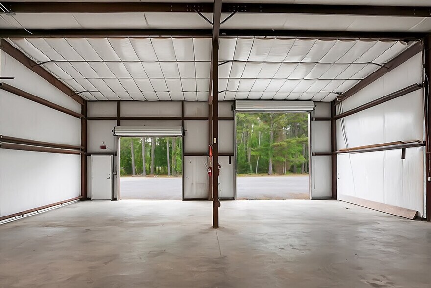 More Photos Of 1307 State Rd, Summerville Warehouse For Lease