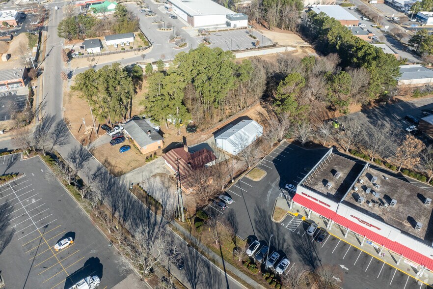 More Photos Of 1613 Ronald Dr, Raleigh Auto Dealership For Sale