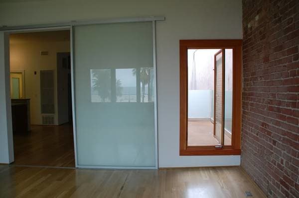 More Photos Of 8 Brooks Ave, Venice Apartments For Lease