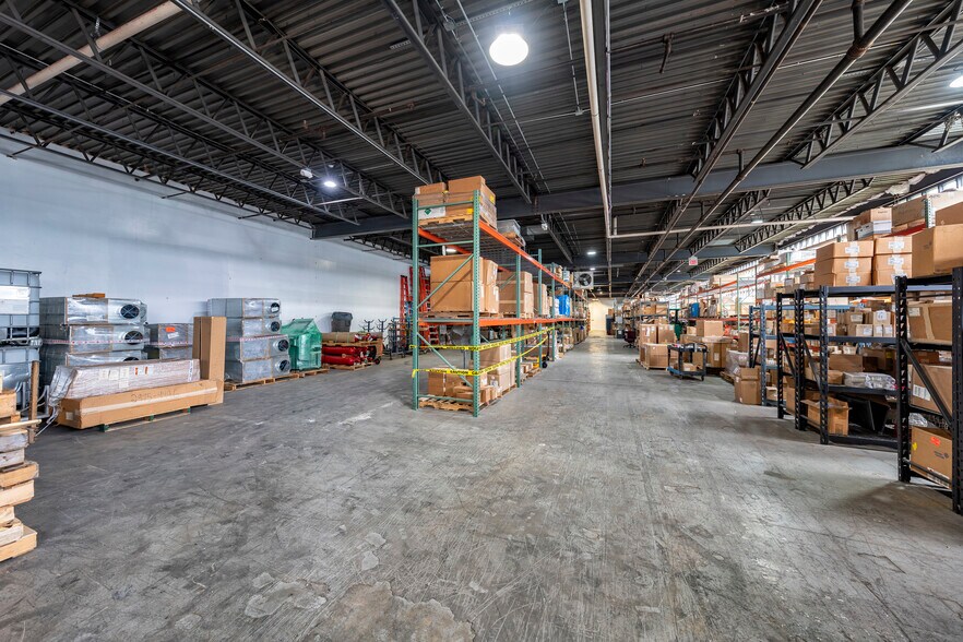 More Photos Of 380 North St, Teterboro Flex For Lease