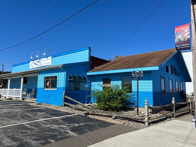 Primary Photo Of 251 N Main St, Mechanicville Restaurant For Sale