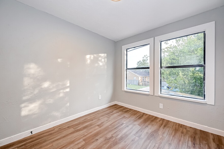 More Photos Of 6420 Conley St, Houston Apartments For Sale