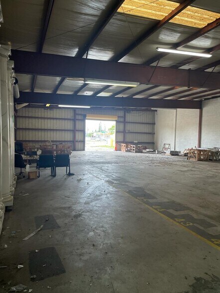 More Photos Of 900 Pembroke Rd, Hallandale Manufacturing For Lease