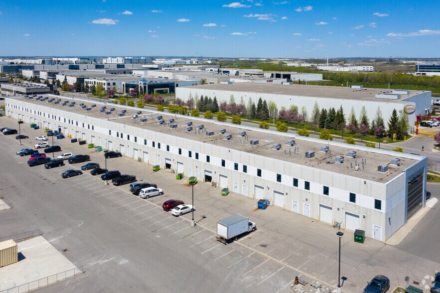 More Photos Of 81 Zenway Blvd, Vaughan Showroom For Lease