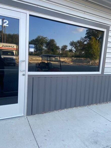 More Photos Of 6923 W Loop 1604, San Antonio Self Storage For Lease