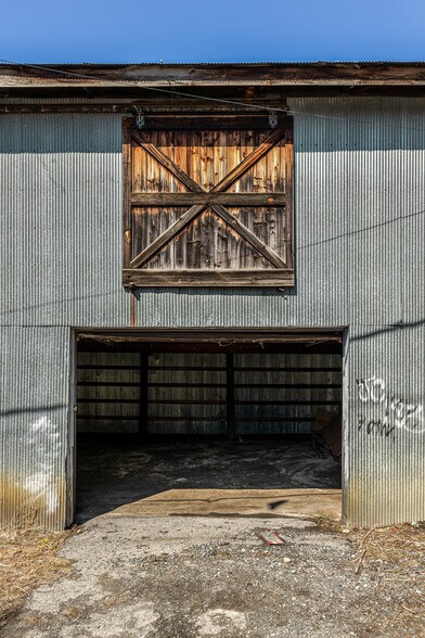 More Photos Of 357 Columbia St, Hudson Warehouse For Sale