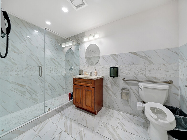 More Photos Of 2900 Bristol St, Costa Mesa Office For Sale