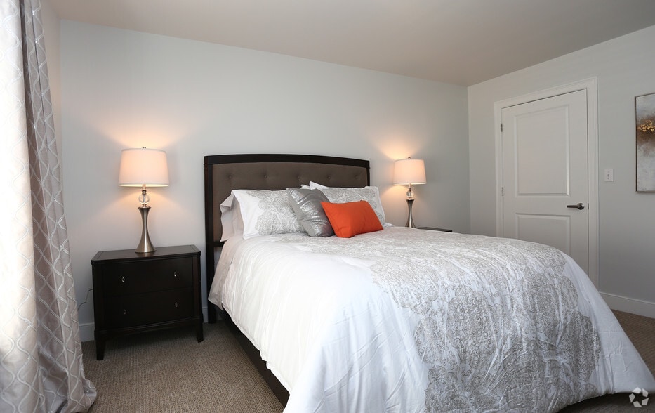 More Photos Of 77A Excelsior Ave, Saratoga Springs Apartments For Lease