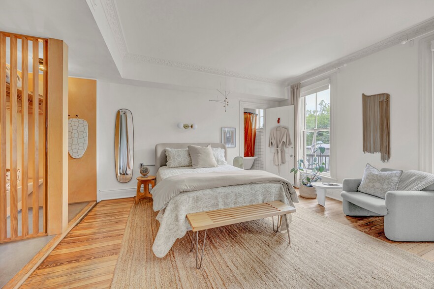 More Photos Of 118 S 4th St, Wilmington Hospitality For Sale