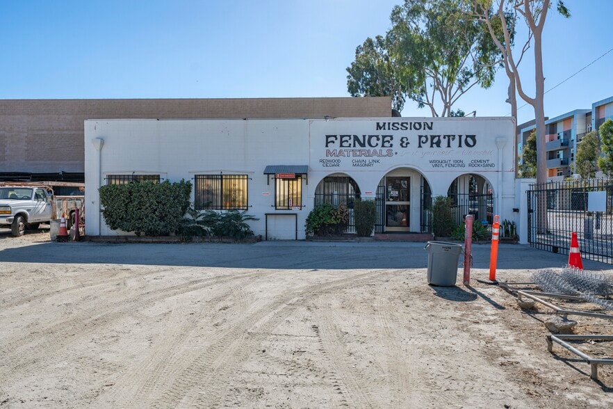 Primary Photo Of 8464 Garvey Ave, Rosemead Contractor Storage Yard For Sale