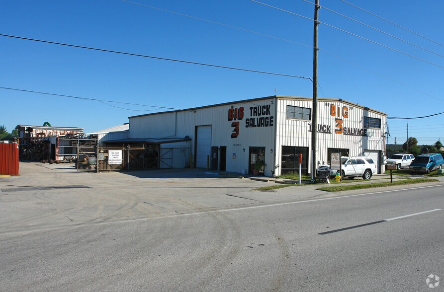 More Photos Of 3595 118th Ave N, Clearwater Auto Salvage Facility For Sale
