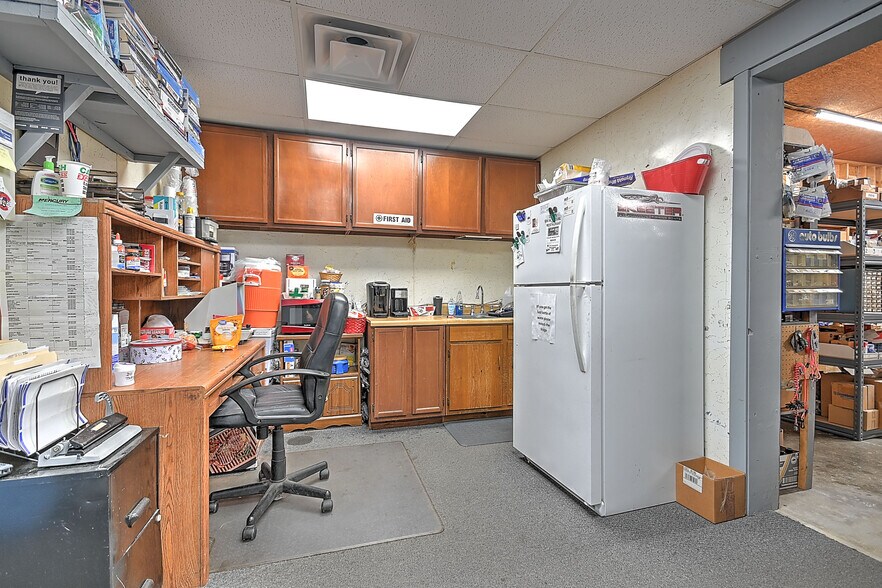 More Photos Of 2905 Cherokee Park Rd, Morristown Auto Dealership For Sale
