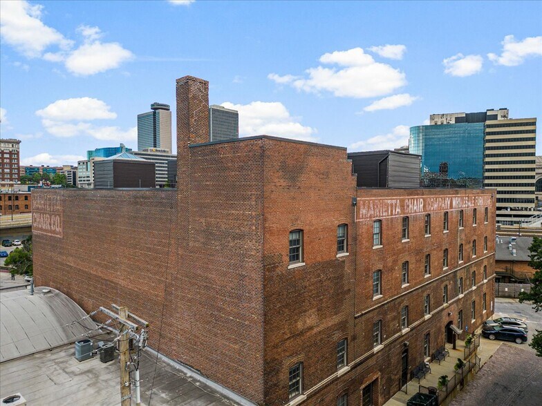 More Photos Of 2020 Baltimore Ave, Kansas City Office For Lease