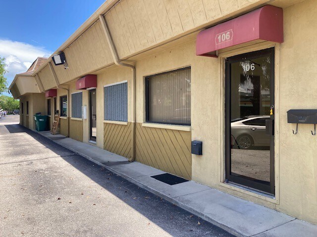 More Photos Of 960 Chalmer Dr, Marco Island Light Manufacturing For Sale