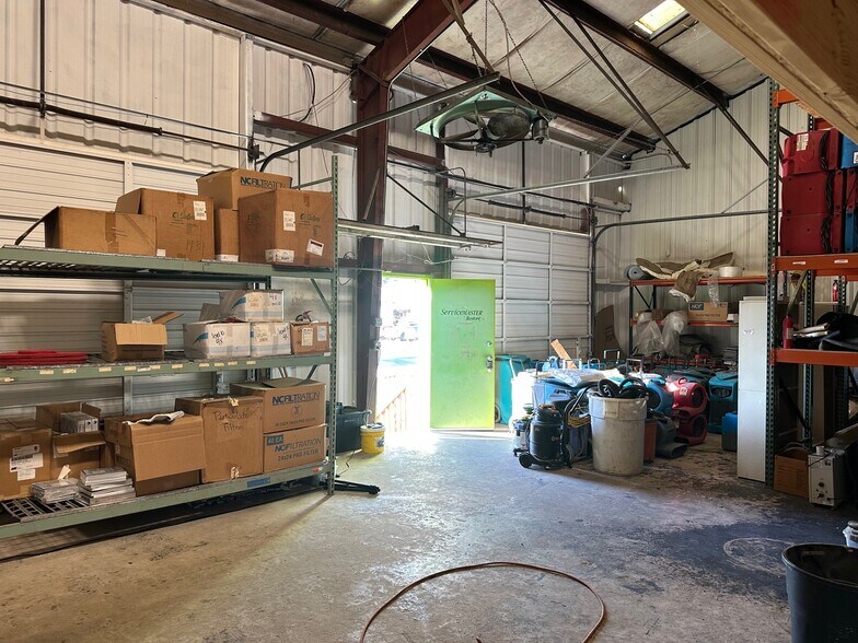 More Photos Of 1613 Capital Cir NE, Tallahassee Light Manufacturing For Lease
