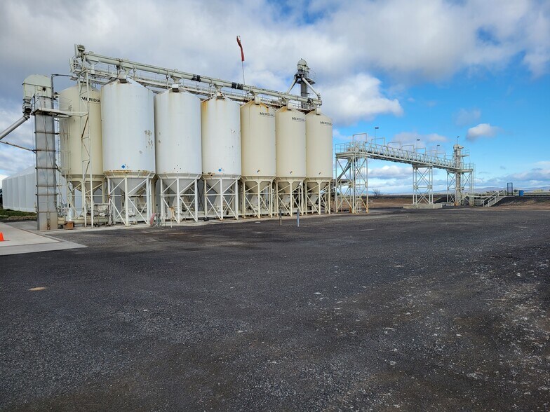 More Photos Of 500 NW Cherry Ln, Madras Industrial For Sale