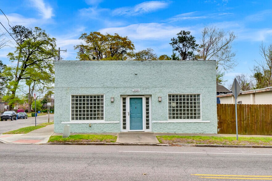 Primary Photo Of 2020 Princess Place Dr, Wilmington Freestanding For Sale