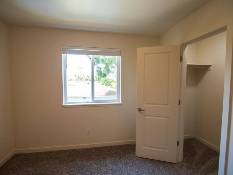More Photos Of 1638 S St, Springfield Apartments For Sale