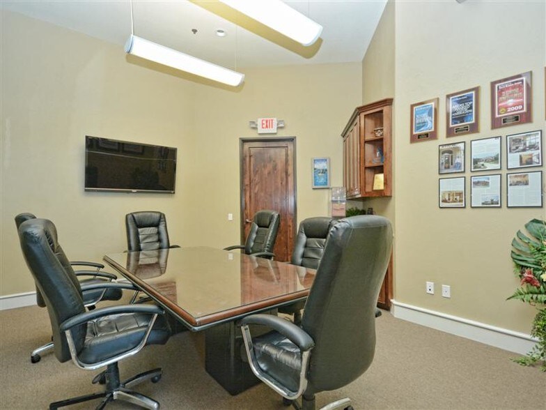 More Photos Of 20624 Hwy 1431, Lago Vista Office For Sale