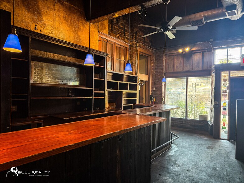More Photos Of 242 SE Boulevard, Atlanta Restaurant For Sale