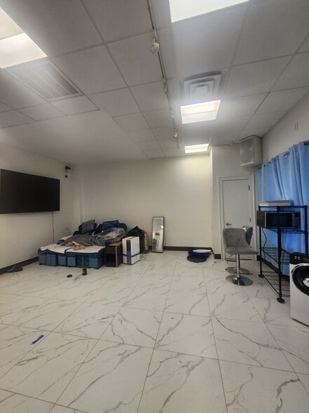 More Photos Of 377 Woodcleft Ave, Freeport Storefront Retail Residential For Sale