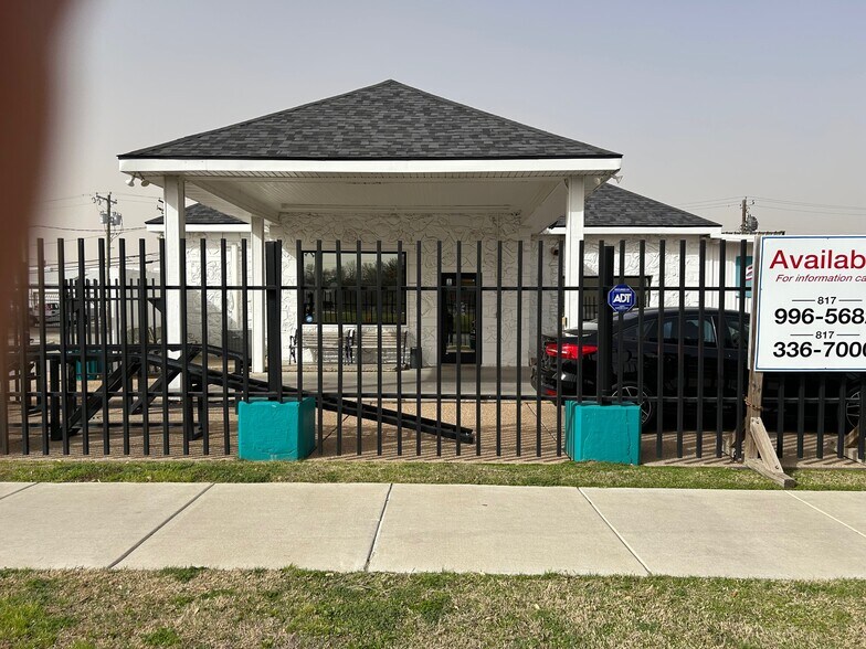 Primary Photo Of 2001 E Lancaster Ave, Fort Worth Auto Dealership For Sale
