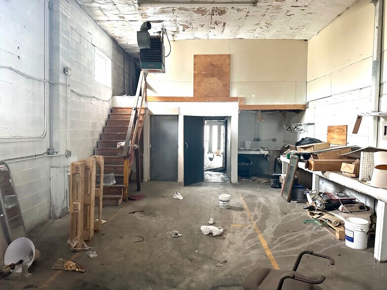 More Photos Of , Hazel Crest General Retail For Sale