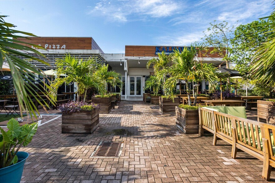 More Photos Of 5840 SW 71st St, South Miami Restaurant For Lease