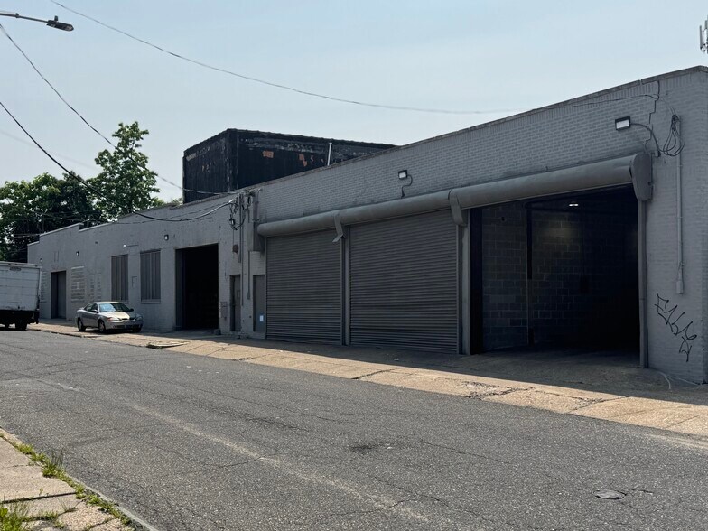 More Photos Of 3497 Ridge Ave, Philadelphia Warehouse For Sale