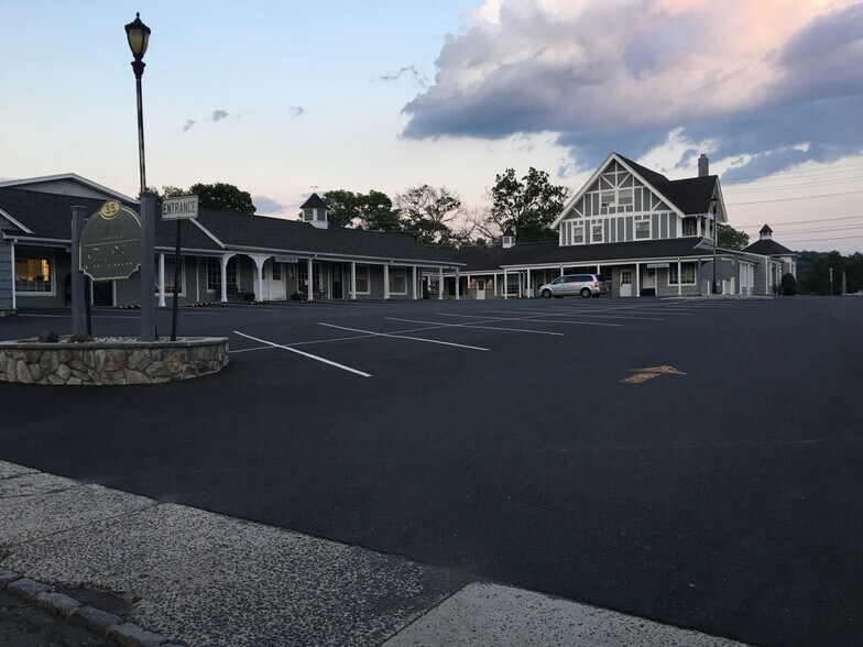 More Photos Of 35 US Highway 202, Far Hills Unknown For Lease