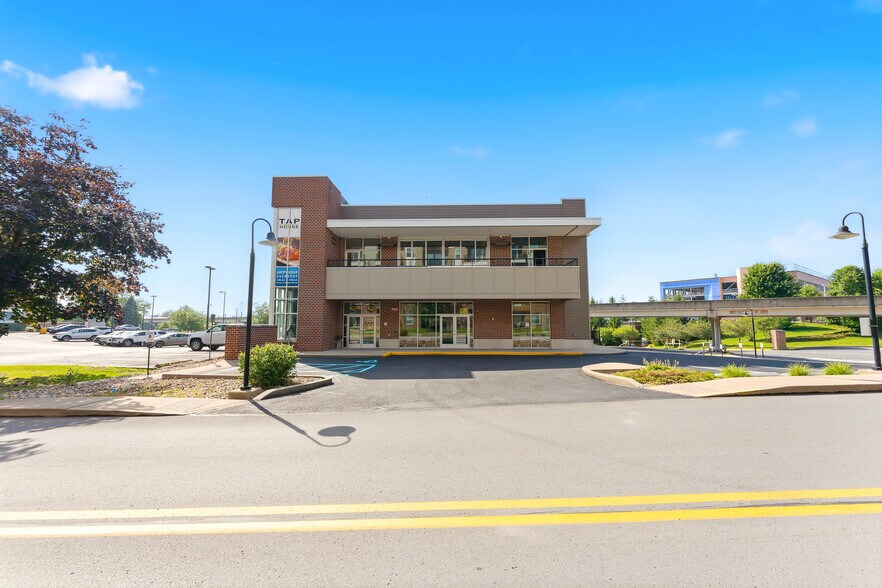More Photos Of 453 Oakland St, Morgantown Office For Lease