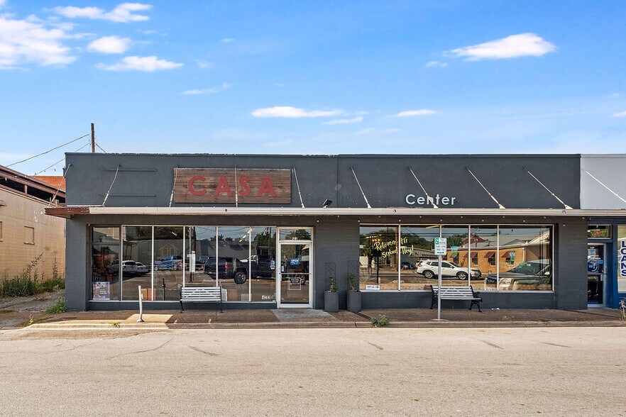 More Photos Of 115-117 N West St, Uvalde Unknown For Lease