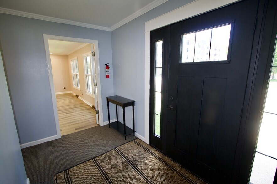 More Photos Of 123 N Jackson St, Janesville Office For Sale