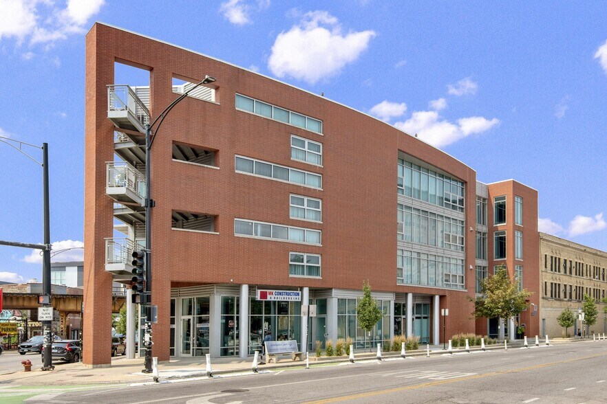 More Photos Of 2000 N Milwaukee Ave, Chicago Apartments For Lease