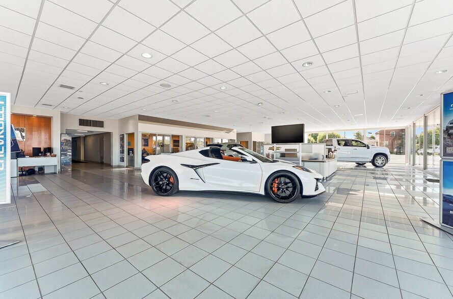 More Photos Of 1229 Country Club Rd, Fairmont Auto Dealership For Sale