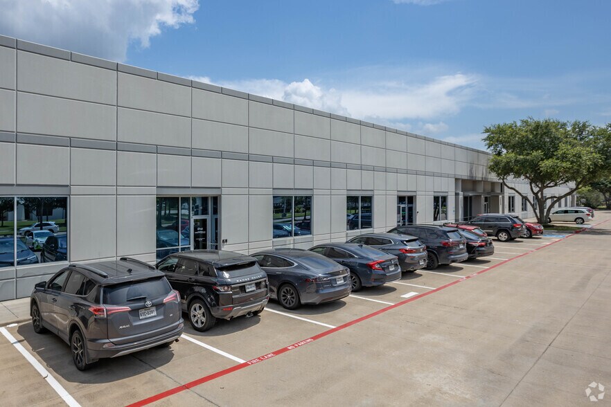 More Photos Of 17146 Feathercraft Ln, Webster Flex For Lease