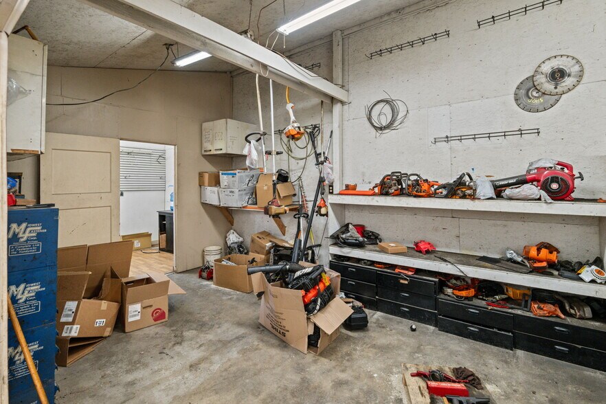 More Photos Of 476 N Main St, Clinton General Retail For Sale