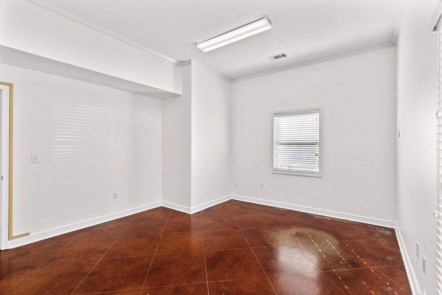 More Photos Of 403-C Towne Center Blvd, Ridgeland Office For Sale
