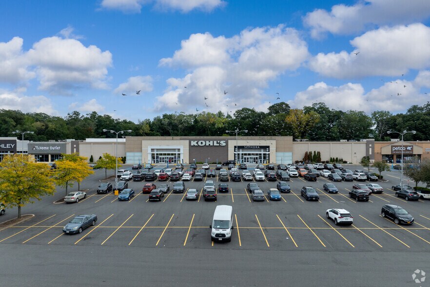 More Photos Of 2350 Central Park Ave, Yonkers Freestanding For Lease