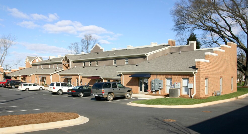 More Photos Of 211 W Matthews St, Matthews Office For Sale