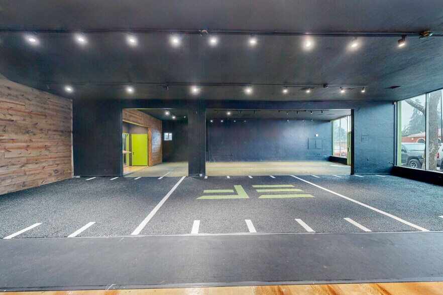 More Photos Of 375-377 MacArthur Blvd, San Leandro Freestanding For Lease