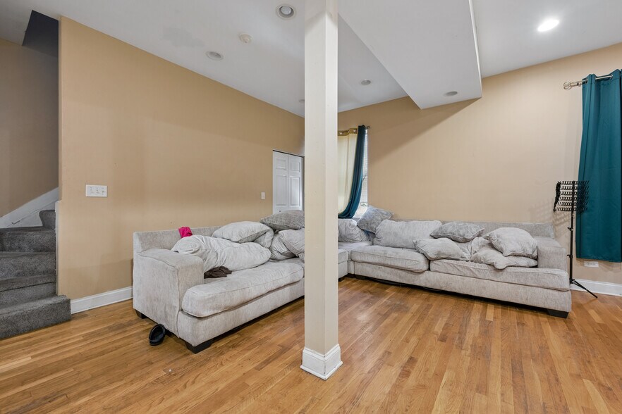 More Photos Of 4601 S Indiana Ave, Chicago Apartments For Sale