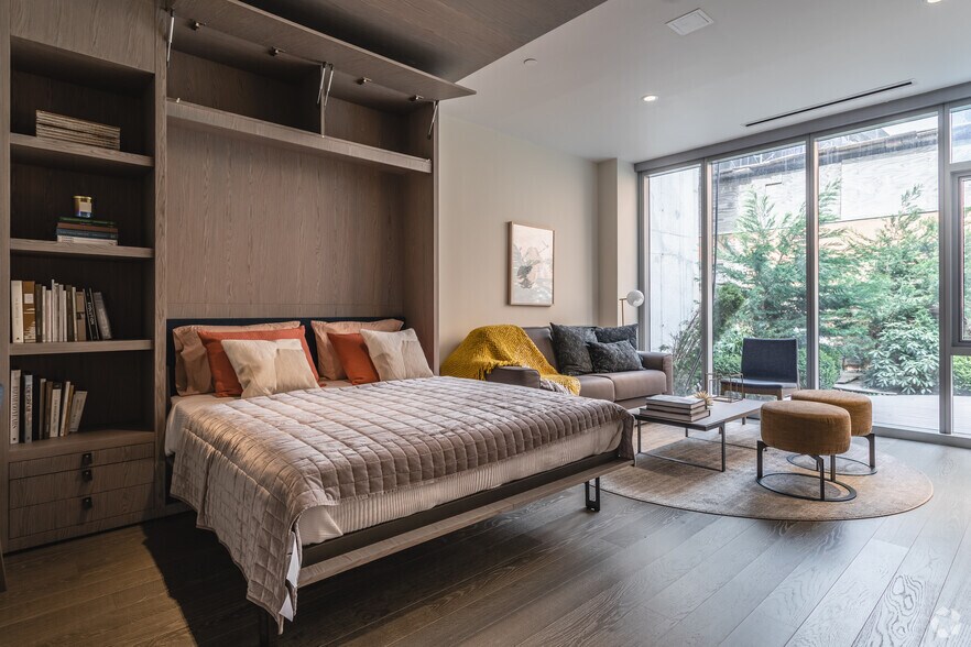 More Photos Of 3709 College Point Blvd, Flushing General Retail For Lease