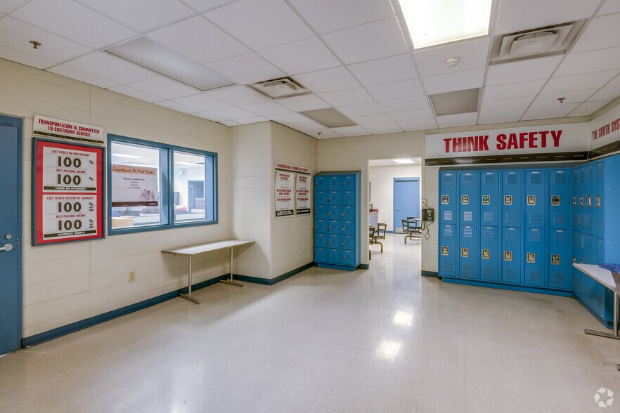 More Photos Of 4101 W Burnham St, West Milwaukee Manufacturing For Sale