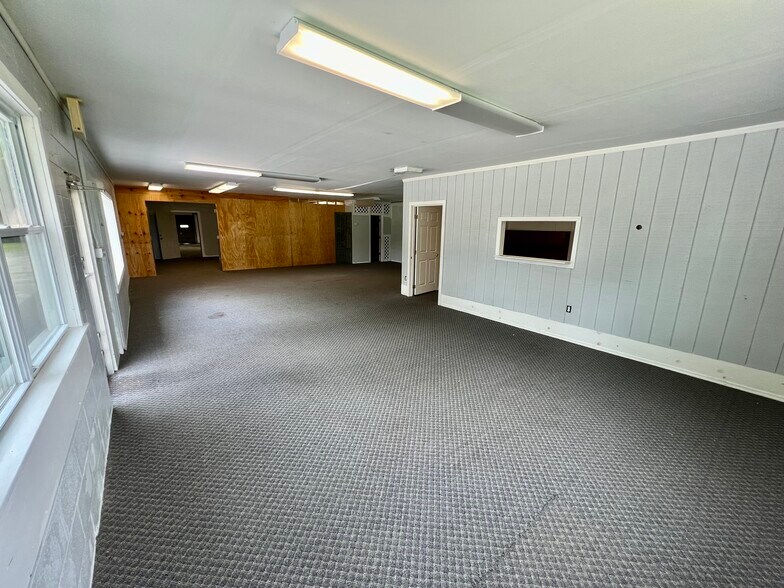 More Photos Of 15242 General Puller Hwy, Deltaville Freestanding For Sale