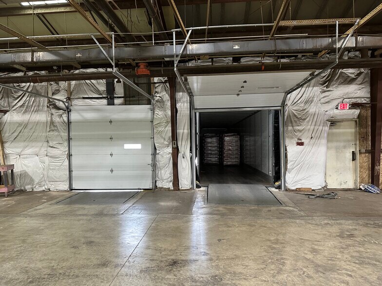 More Photos Of 1100 N Washington St, Delphi Distribution For Lease